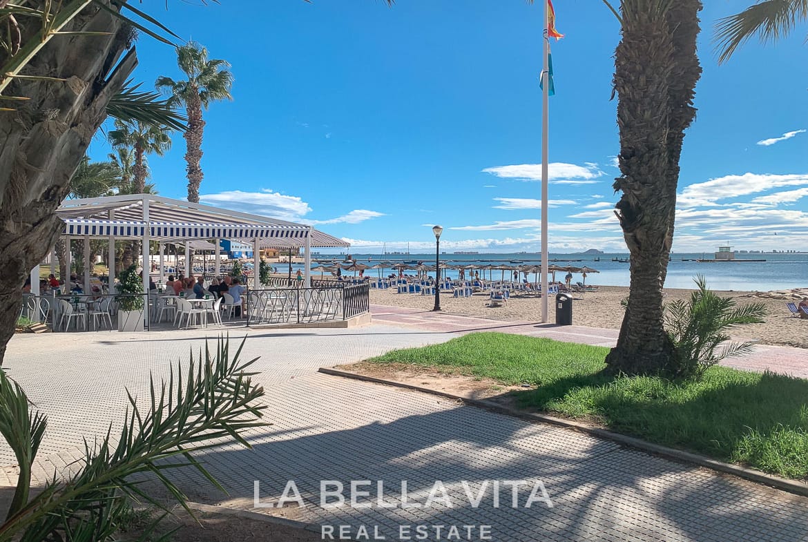 Exclusive New Build Villas with Private Pools for sale just 150 m from the Beach in Los Alcázares, Murcia