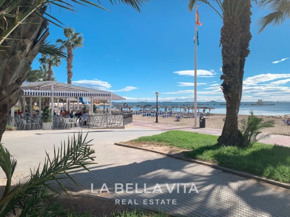 Exclusive New Build Villas with Private Pools for sale just 150 m from the Beach in Los Alcázares, Murcia