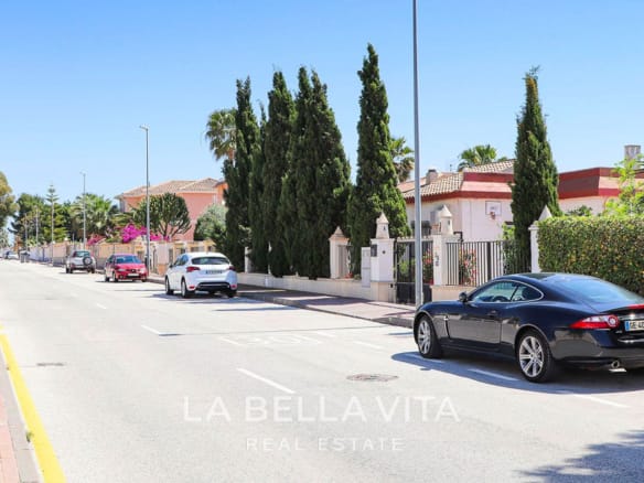 Stunning New Build Mediterranean Villa with Pool just 3 km from the Beach in La Marina Urbanisation, Alicante