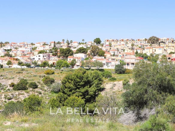 Stunning New Build Mediterranean Villa with Pool just 3 km from the Beach in La Marina Urbanisation, Alicante