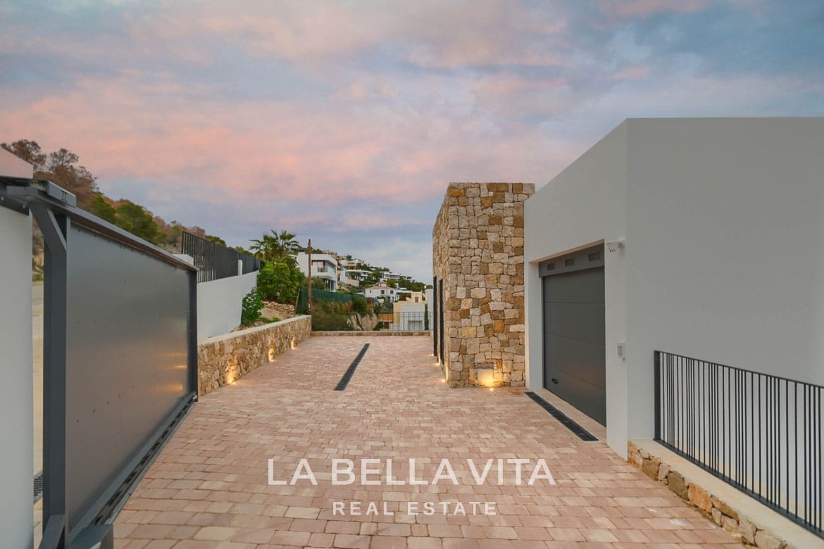 Elevated New Build Key Ready Villa with Panoramic Sea Views for Sale in Calpe
