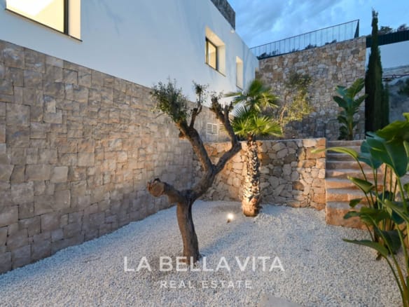 Elevated New Build Key Ready Villa with Panoramic Sea Views for Sale in Calpe