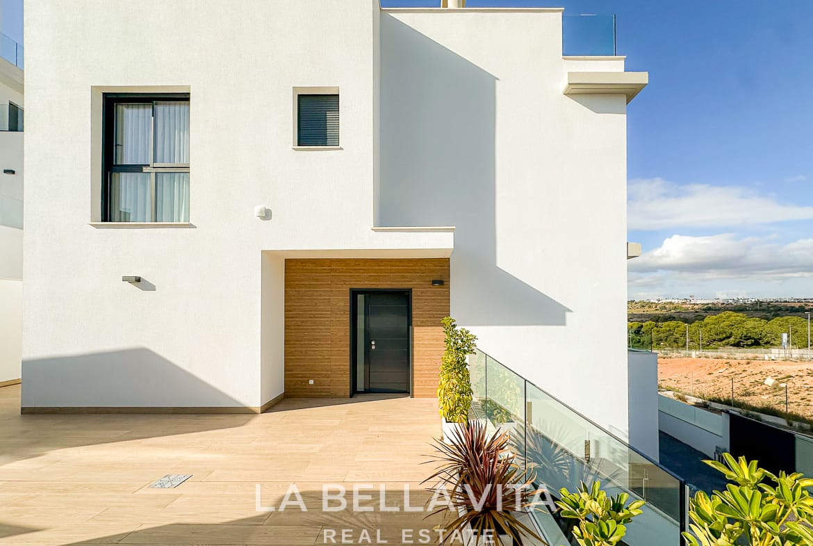Spacious 6-Bedroom Villa for Sale in Campoamor, Orihuela Costa – Lift, Private Pool, Basement & Garage
