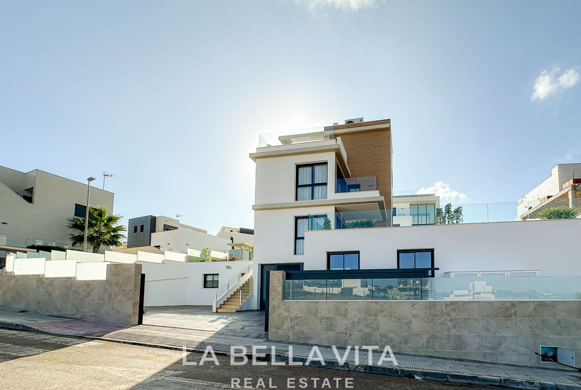 Spacious 6-Bedroom Villa for Sale in Campoamor, Orihuela Costa – Lift, Private Pool, Basement & Garage