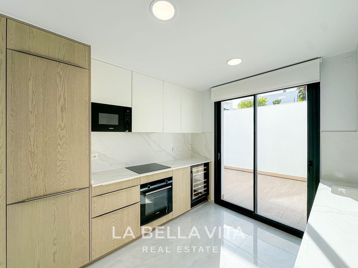 6-Bedroom Villa for Sale in Campoamor, Orihuela Costa – 21 Spacious 6-Bedroom Villa for Sale in Campoamor, Orihuela Costa – Lift, Private Pool, Basement & Garage