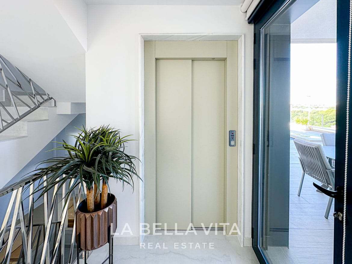 6-Bedroom Villa for Sale in Campoamor, Orihuela Costa – 23 Spacious 6-Bedroom Villa for Sale in Campoamor, Orihuela Costa – Lift, Private Pool, Basement & Garage