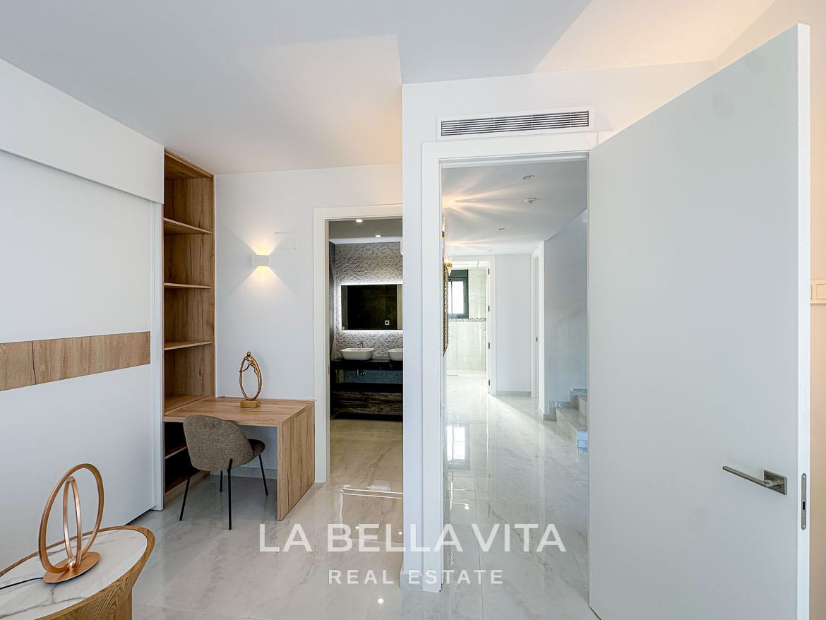 6-Bedroom Villa for Sale in Campoamor, Orihuela Costa – 26 Spacious 6-Bedroom Villa for Sale in Campoamor, Orihuela Costa – Lift, Private Pool, Basement & Garage