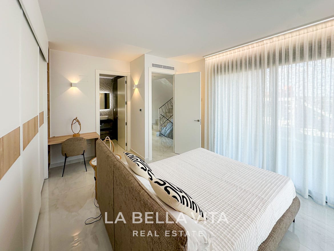 6-Bedroom Villa for Sale in Campoamor, Orihuela Costa – 29