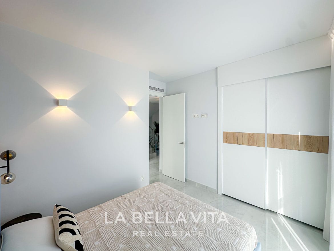 6-Bedroom Villa for Sale in Campoamor, Orihuela Costa – 40