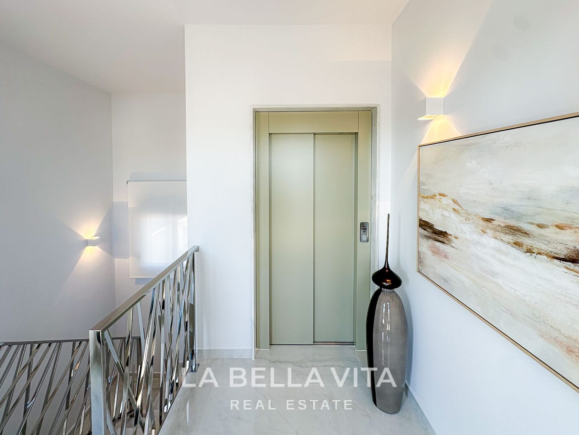 6-Bedroom Villa for Sale in Campoamor, Orihuela Costa – 46