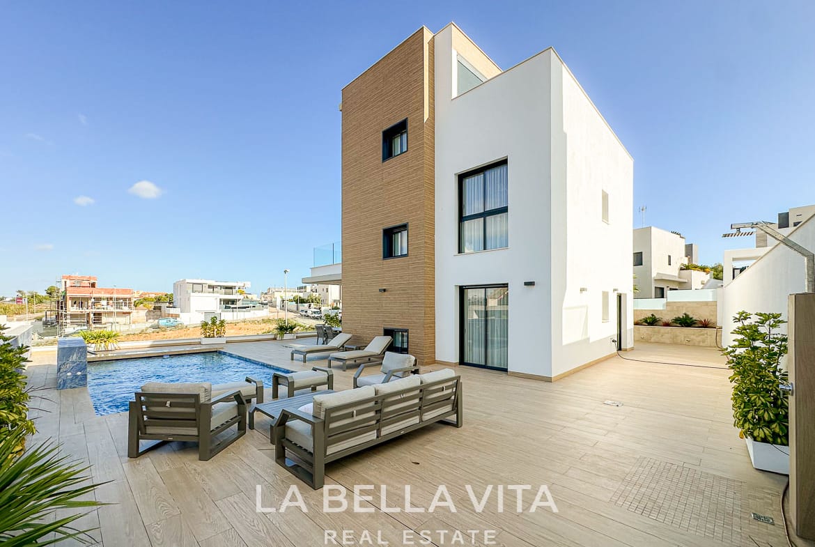Spacious 6-Bedroom Villa for Sale in Campoamor, Orihuela Costa – Lift, Private Pool, Basement & Garage