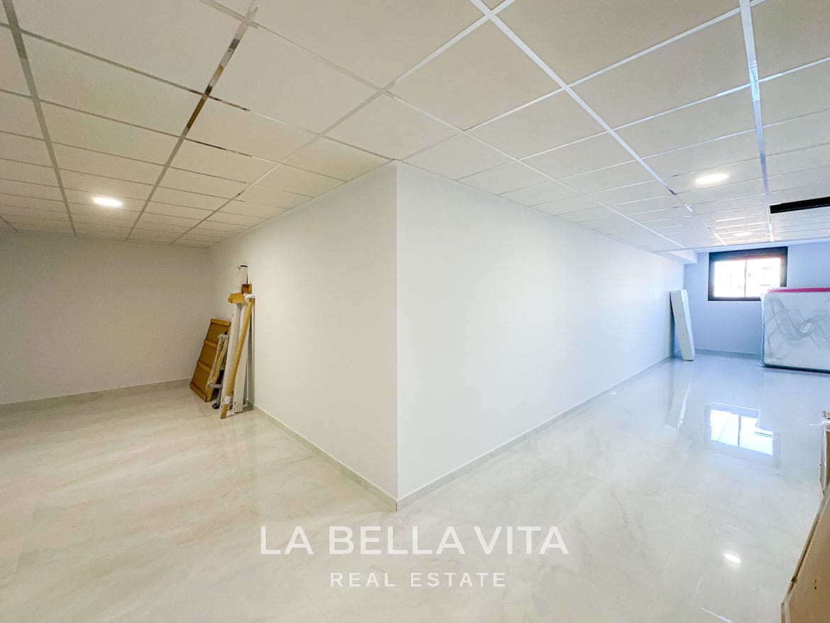 6-Bedroom Villa for Sale in Campoamor, Orihuela Costa – 58