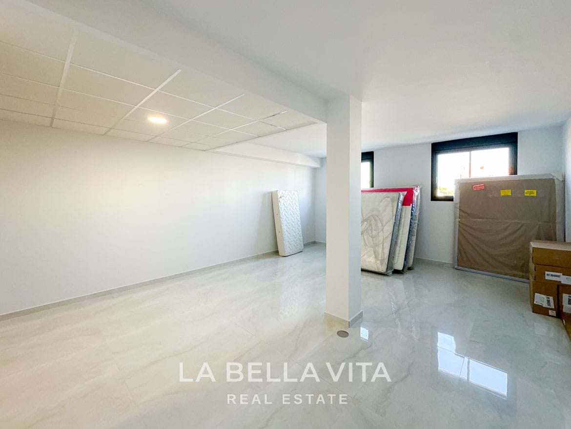 6-Bedroom Villa for Sale in Campoamor, Orihuela Costa – 63