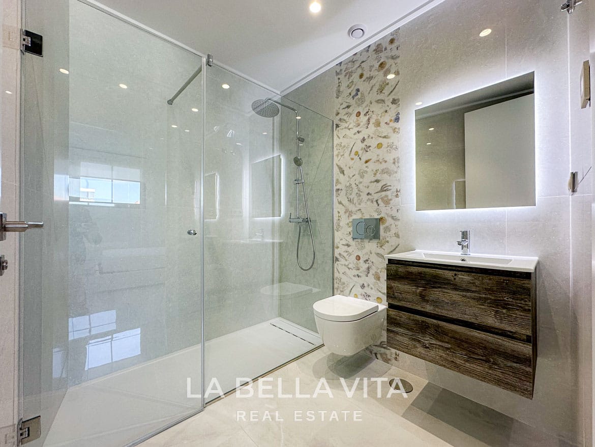 6-Bedroom Villa for Sale in Campoamor, Orihuela Costa – 68