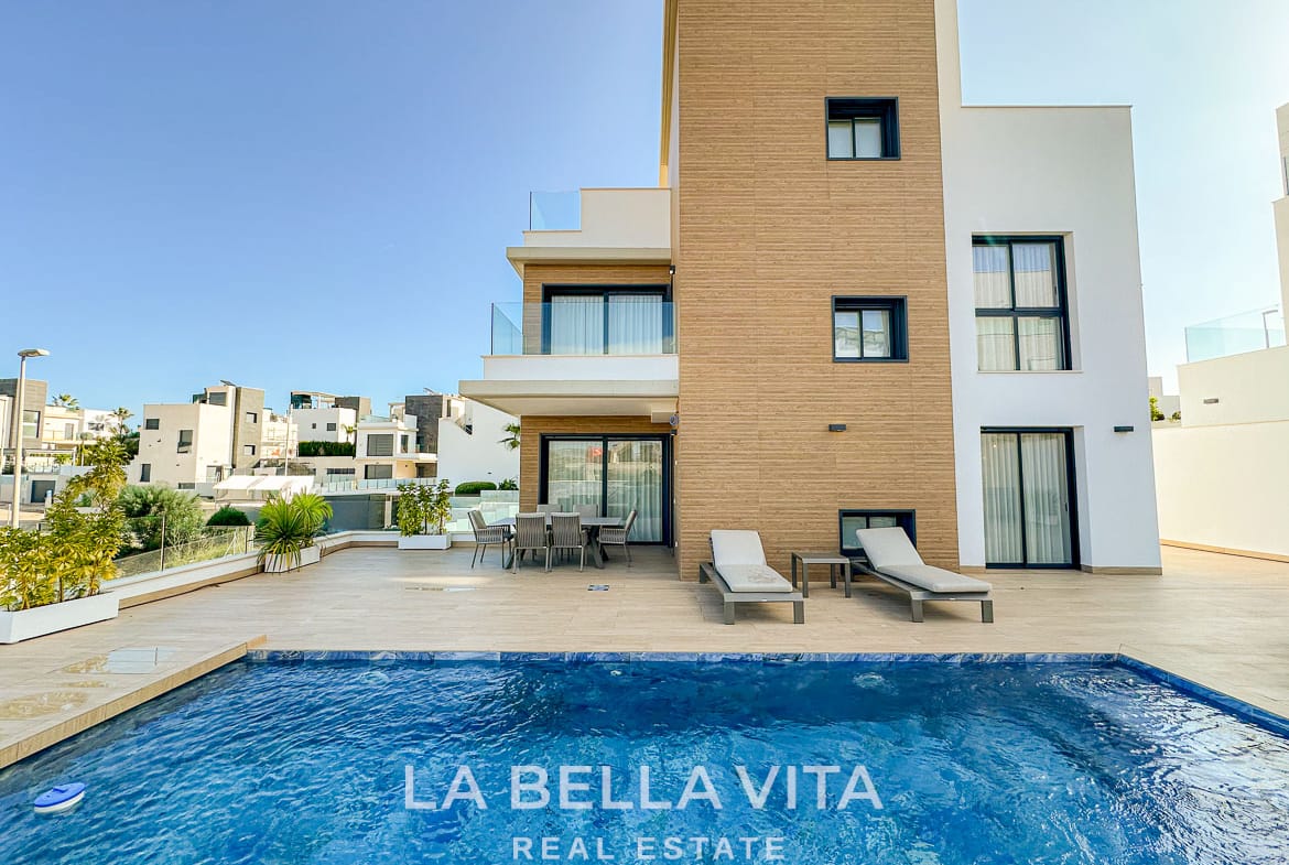 Spacious 6-Bedroom Villa for Sale in Campoamor, Orihuela Costa – Lift, Private Pool, Basement & Garage