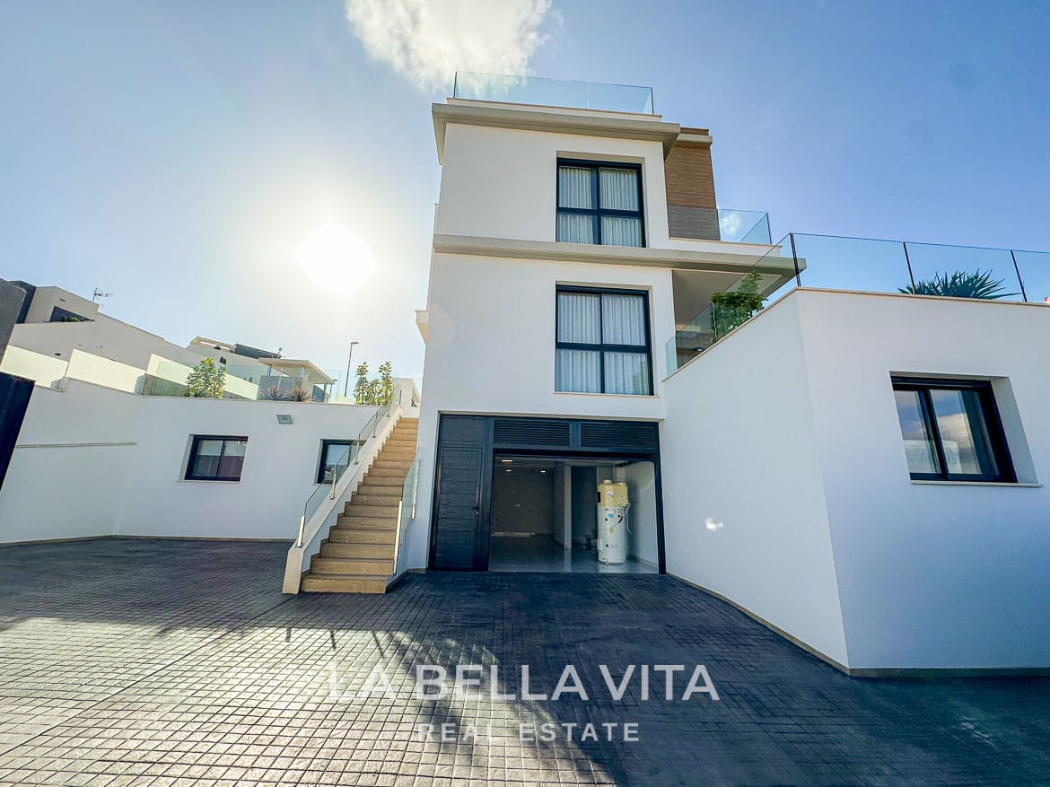 6-Bedroom Villa for Sale in Campoamor, Orihuela Costa – 72 Spacious 6-Bedroom Villa for Sale in Campoamor, Orihuela Costa – Lift, Private Pool, Basement & Garage