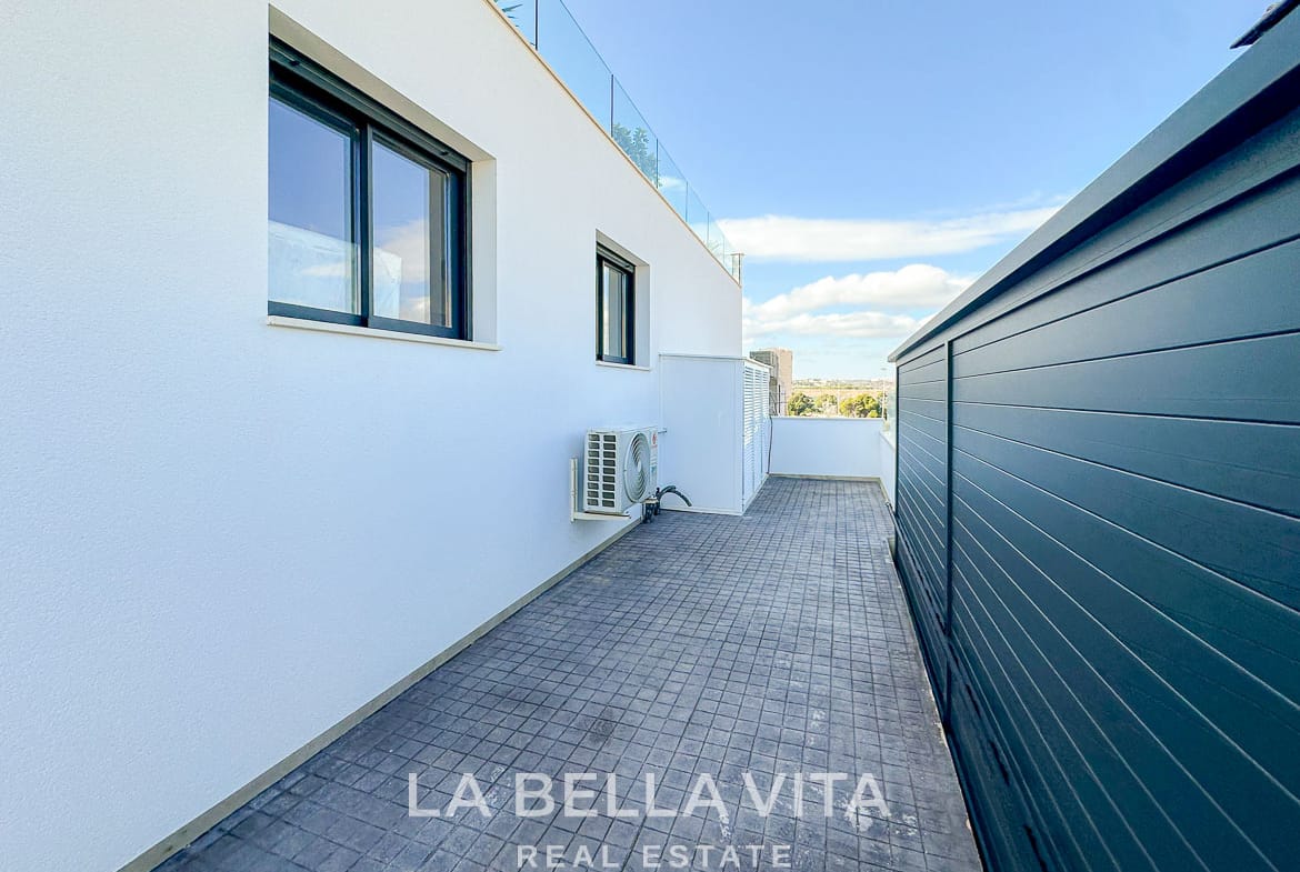 Spacious 6-Bedroom Villa for Sale in Campoamor, Orihuela Costa – Lift, Private Pool, Basement & Garage