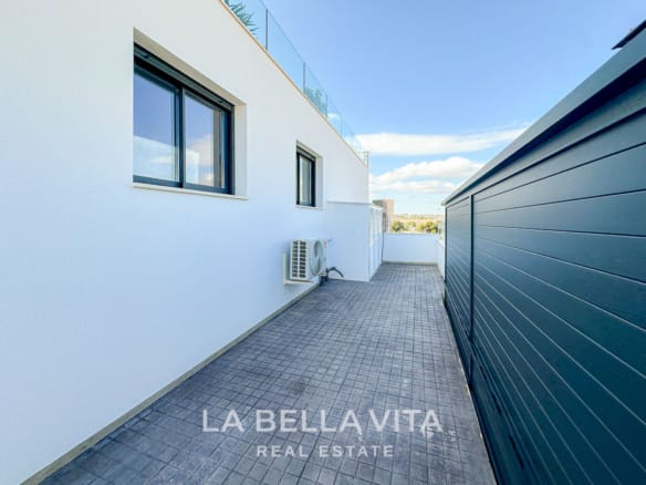 Spacious 6-Bedroom Villa for Sale in Campoamor, Orihuela Costa – Lift, Private Pool, Basement & Garage