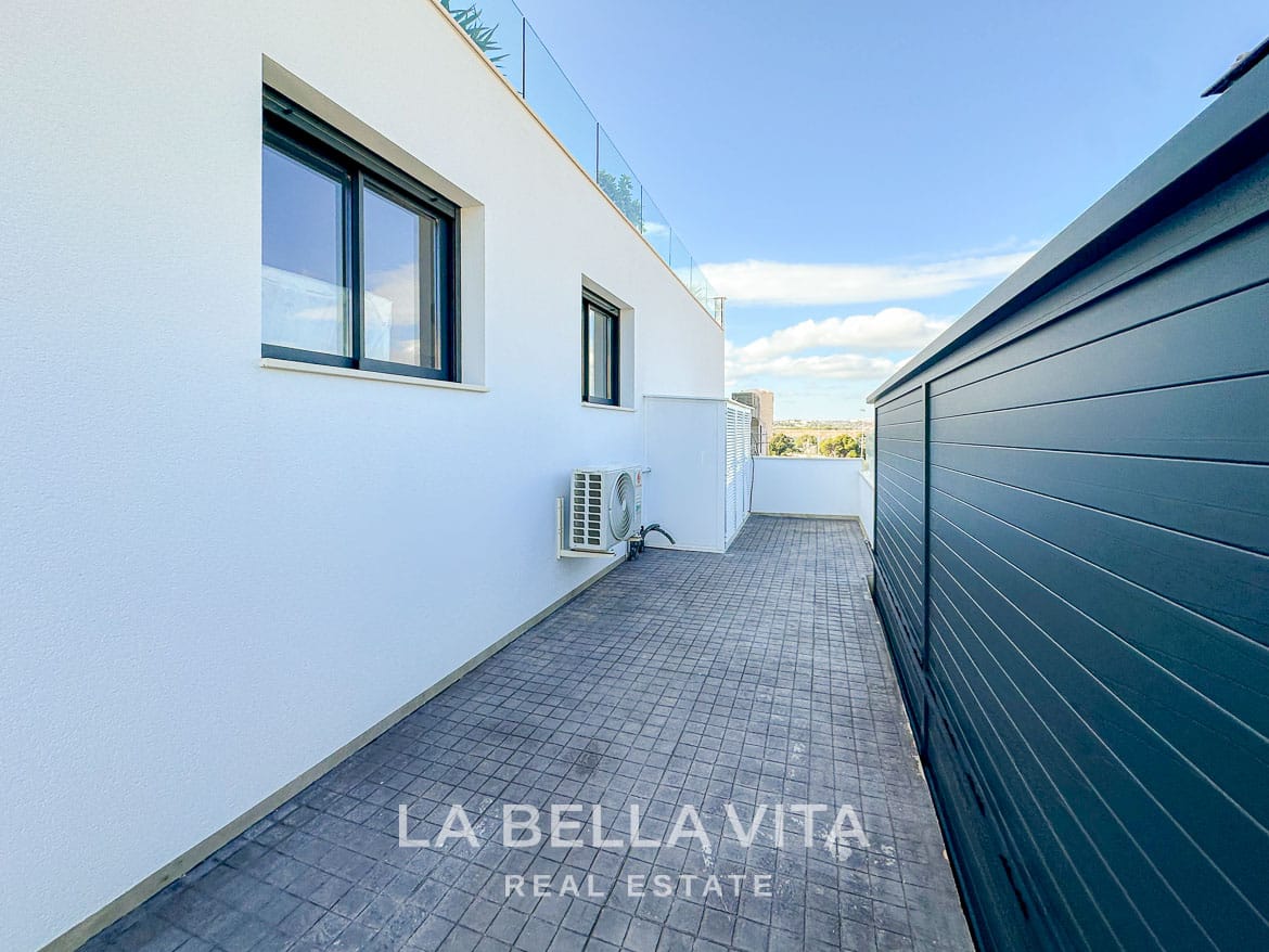 6-Bedroom Villa for Sale in Campoamor, Orihuela Costa – 74 Spacious 6-Bedroom Villa for Sale in Campoamor, Orihuela Costa – Lift, Private Pool, Basement & Garage