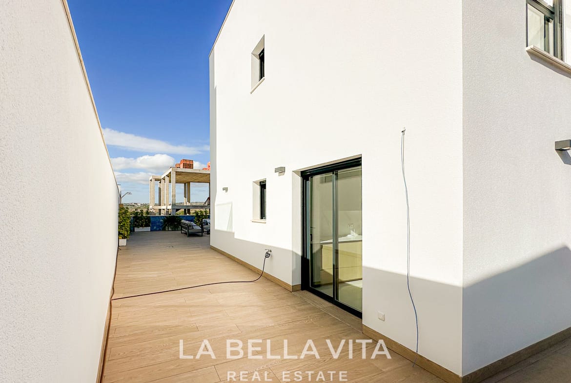 Spacious 6-Bedroom Villa for Sale in Campoamor, Orihuela Costa – Lift, Private Pool, Basement & Garage