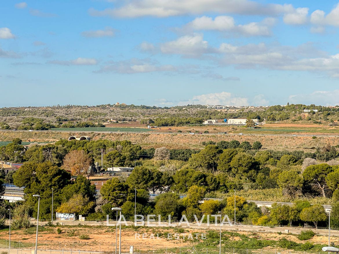 6-Bedroom Villa for Sale in Campoamor, Orihuela Costa – 9 Spacious 6-Bedroom Villa for Sale in Campoamor, Orihuela Costa – Lift, Private Pool, Basement & Garage