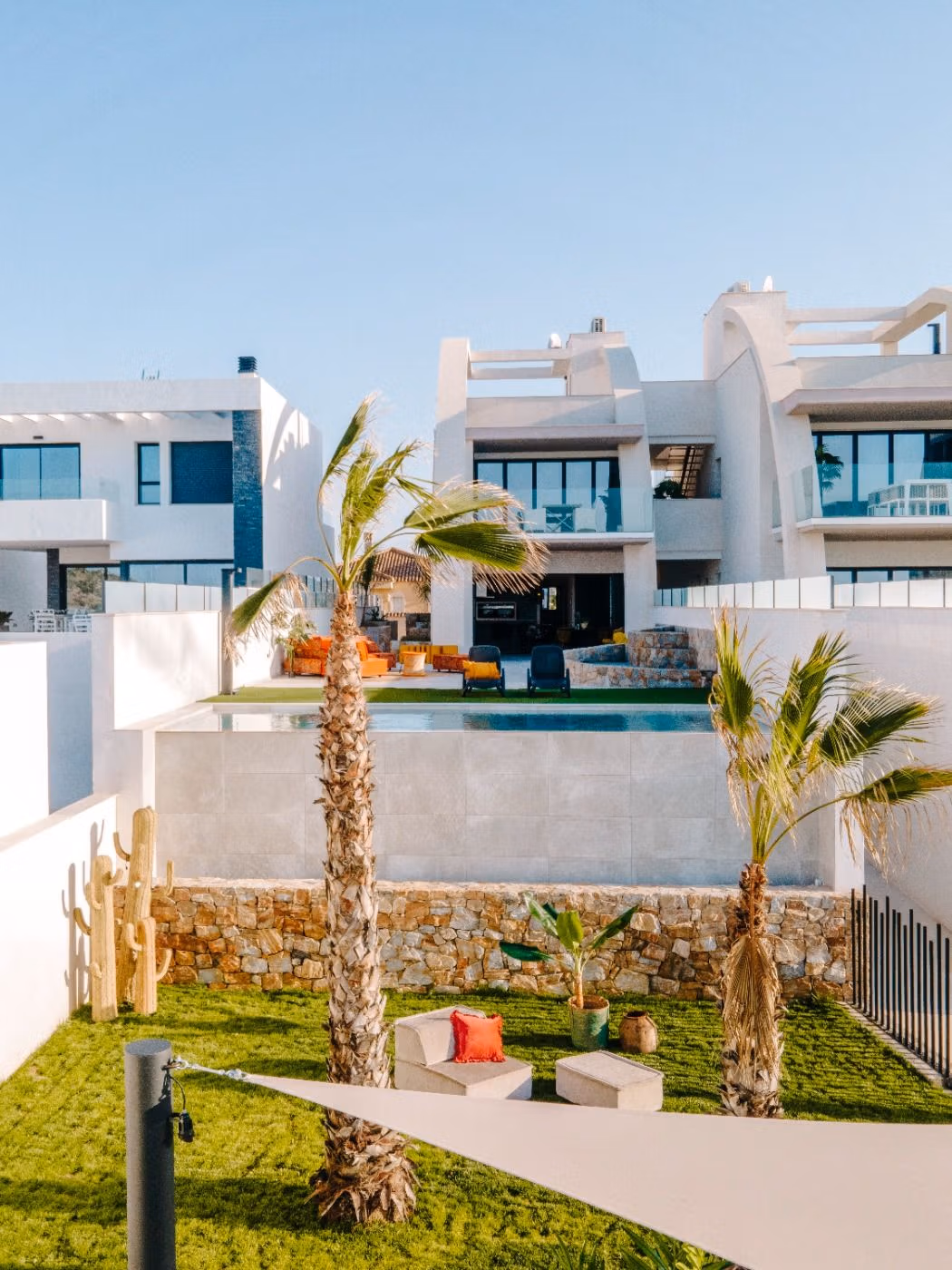Luxuriöses, modernes Doppelhaus mit vier Schlafzimmern von La Marquesa Golf – Ciudad Quesada