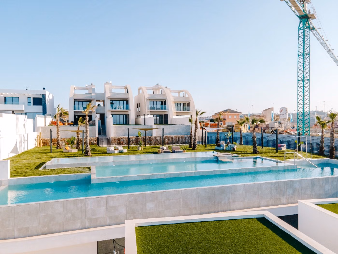Luxuriöses, modernes Doppelhaus mit vier Schlafzimmern von La Marquesa Golf – Ciudad Quesada