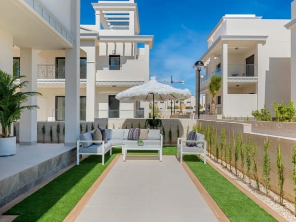 Modern 3-bedroom Ground Floor Apartments with Private Garden in Ciudad Quesada