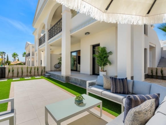 Modern 3-bedroom Ground Floor Apartments with Private Garden in Ciudad Quesada