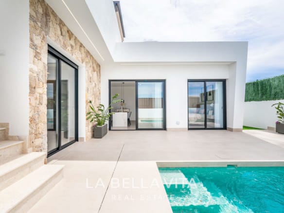 Single-Level New Build Villas for Sale in Roldán – Private Pool, Solarium & Village Lifestyle