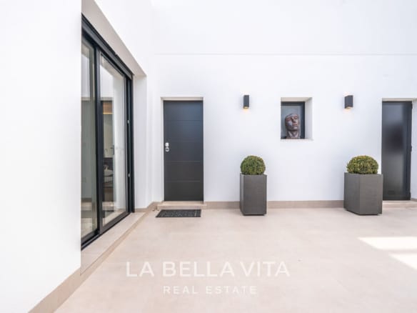 Single-Level New Build Villas for Sale in Roldán – Private Pool, Solarium & Village Lifestyle