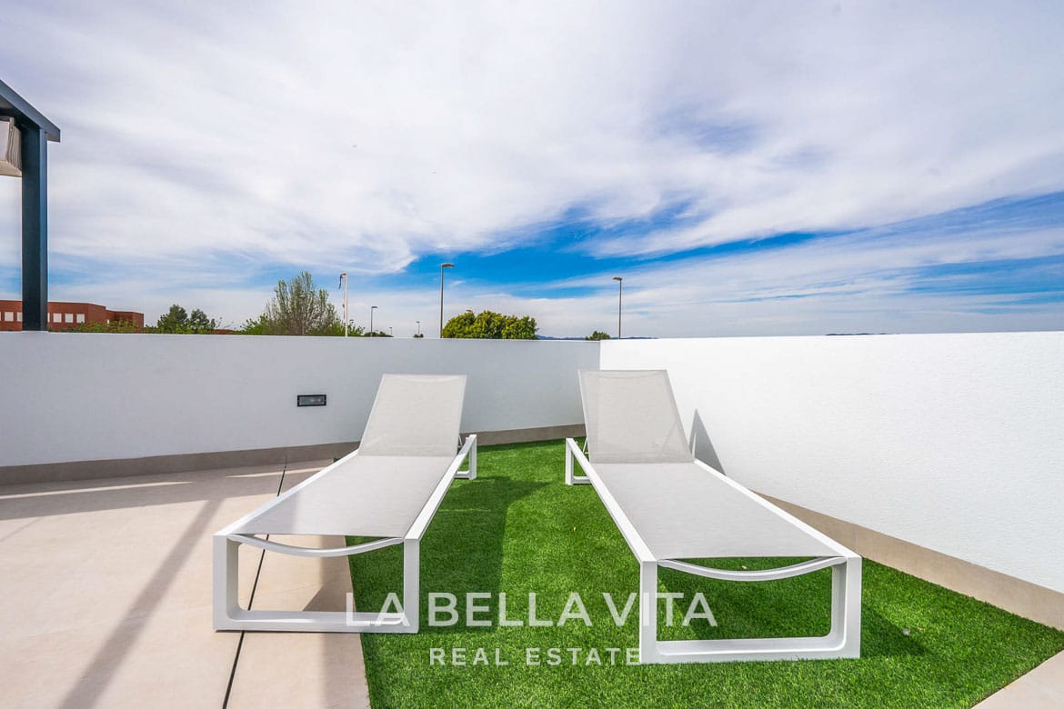 Single-Level New Build Villas for Sale in Roldán – Private Pool, Solarium & Village Lifestyle