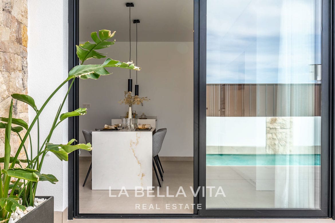 Single-Level New Build Villas for Sale in Roldán – Private Pool, Solarium & Village Lifestyle