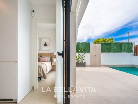 Single-Level New Build Villas for Sale in Roldán – Private Pool, Solarium & Village Lifestyle