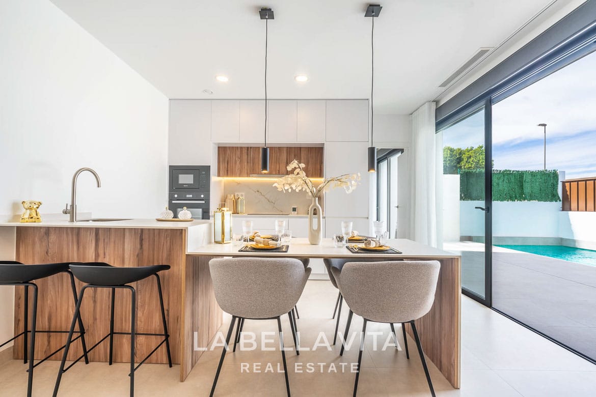 Single-Level New Build Villas for Sale in Roldán – Private Pool, Solarium & Village Lifestyle