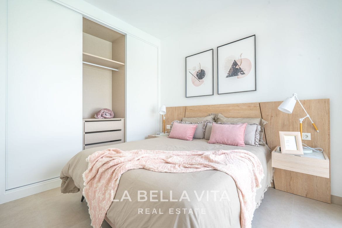 Single-Level New Build Villas for Sale in Roldán – Private Pool, Solarium & Village Lifestyle