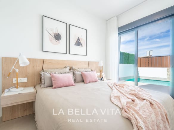 Single-Level New Build Villas for Sale in Roldán – Private Pool, Solarium & Village Lifestyle