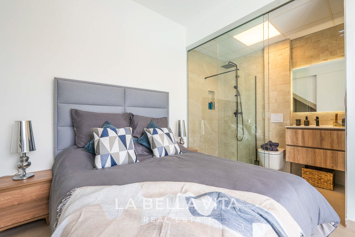 Single-Level New Build Villas for Sale in Roldán – Private Pool, Solarium & Village Lifestyle