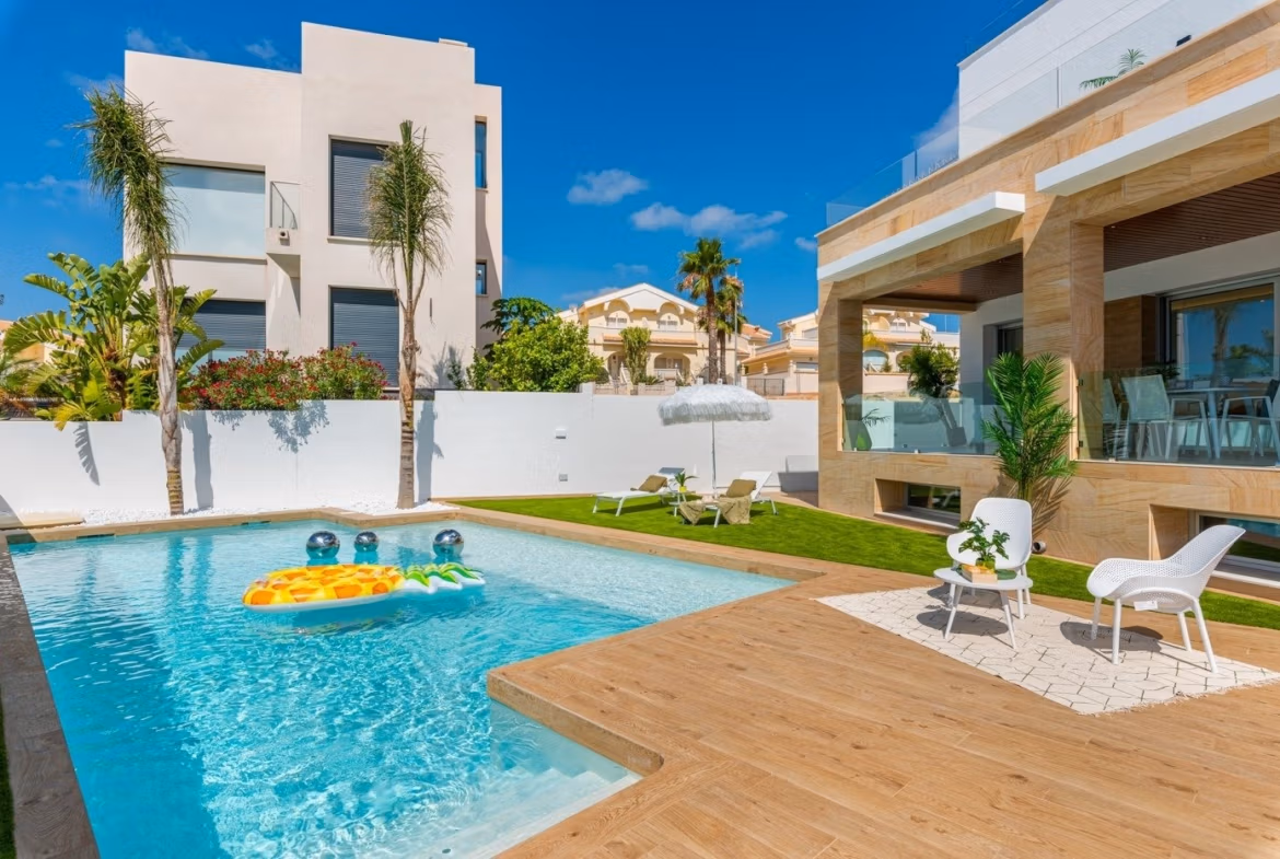 Elegant 4 Bedroom New Build Villa with Private Pool for Sale in Ciudad Quesada