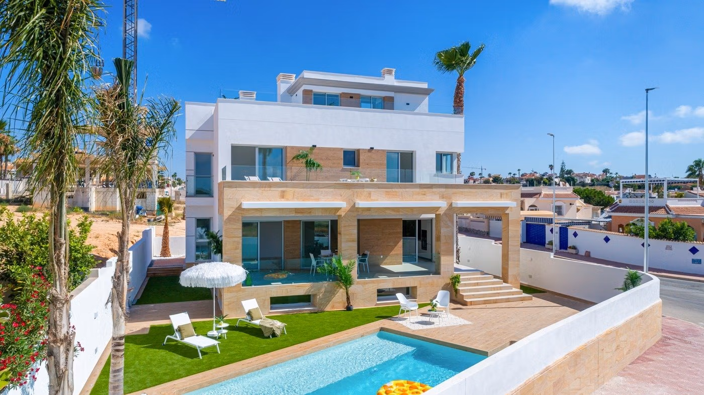 Elegant 4 Bedroom New Build Villa with Private Pool for Sale in Ciudad Quesada