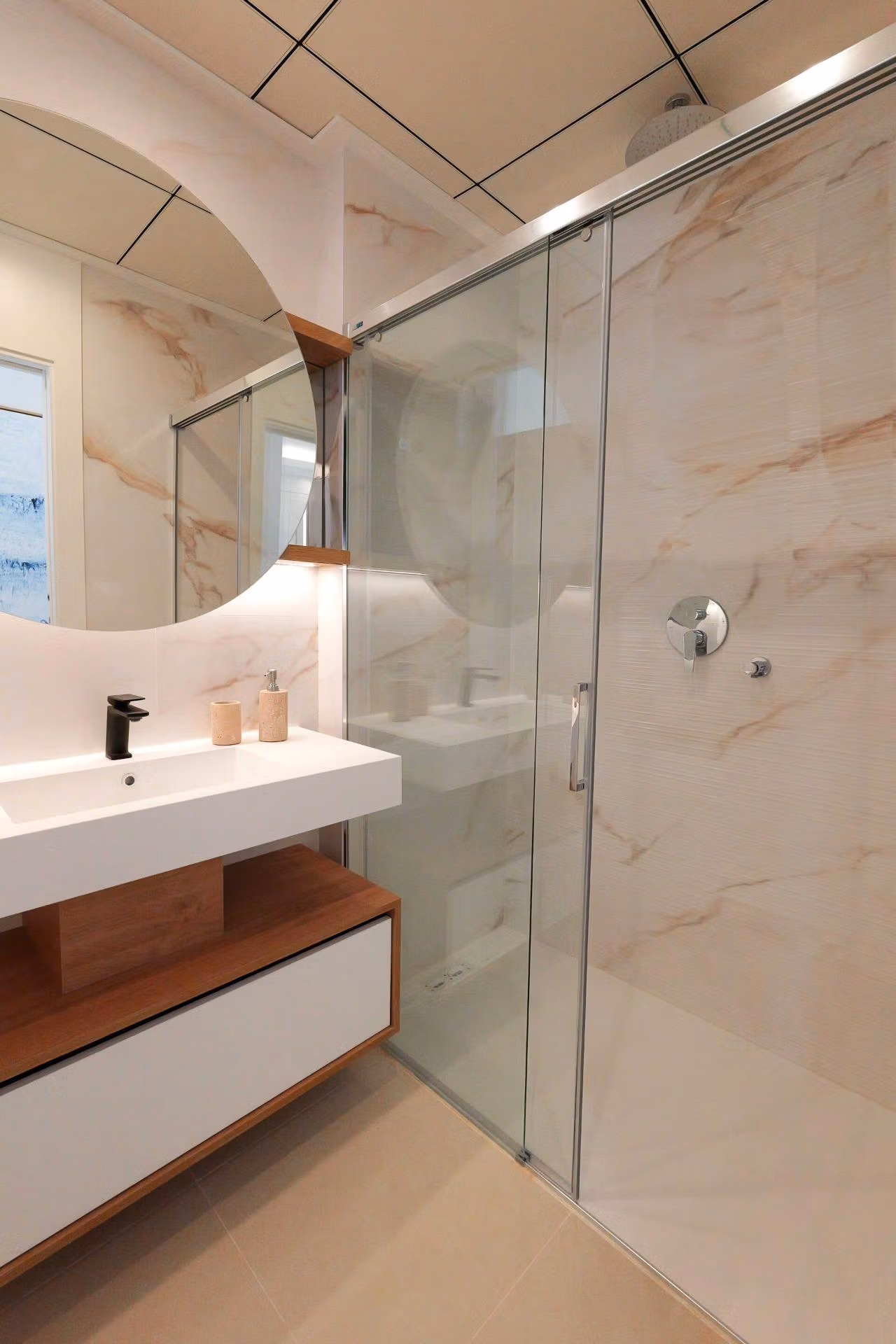 NEW-BUILD-RESIDENTIAL-COMPLEX-IN-ROJALES-28 Новопостроен средиземноморски апартамент с 3 спални на последния етаж и солариум за продажба в Сиудад Кесада
