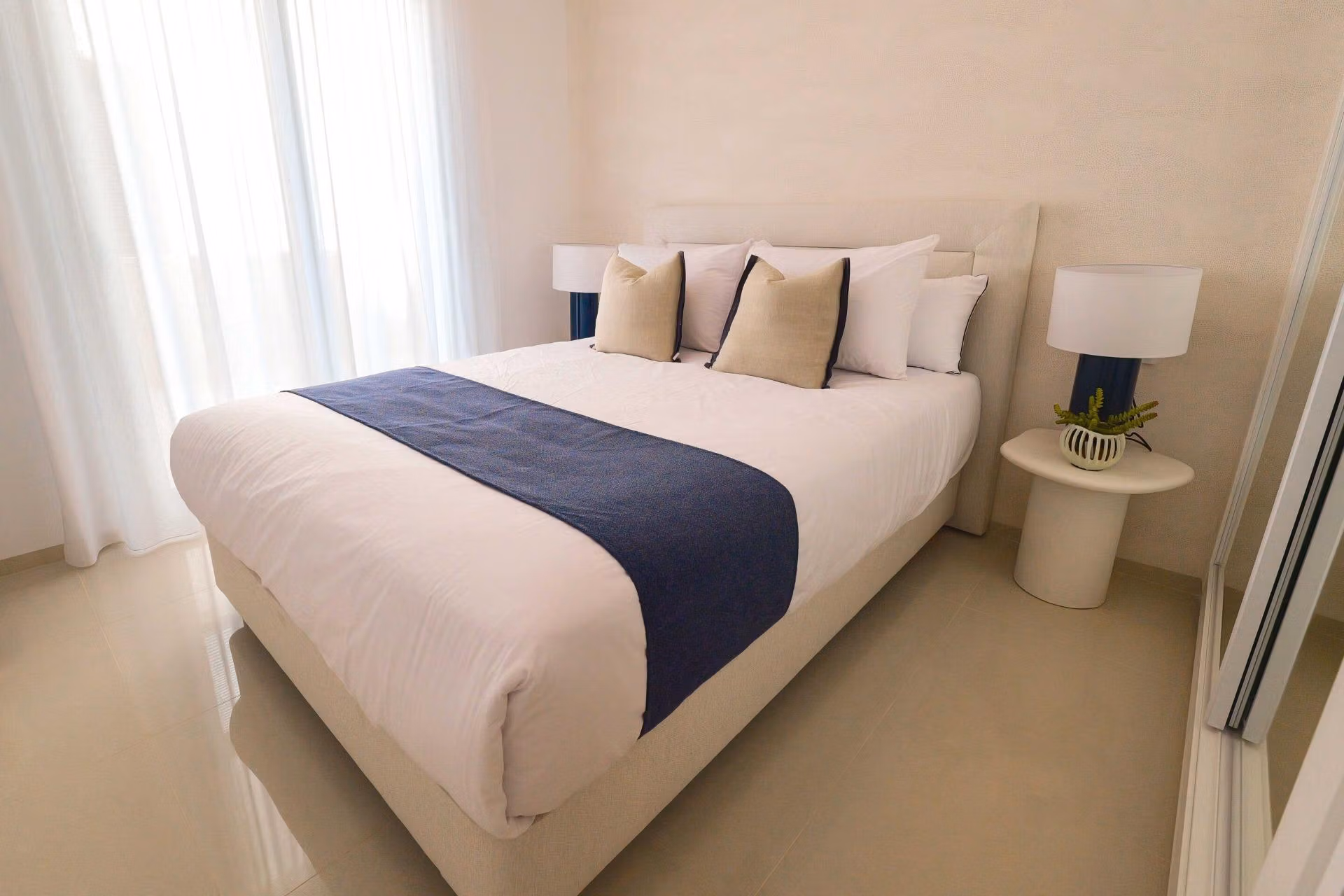 NEW-BUILD-RESIDENTIAL-COMPLEX-IN-ROJALES-29 Новопостроен средиземноморски апартамент с 3 спални на последния етаж и солариум за продажба в Сиудад Кесада