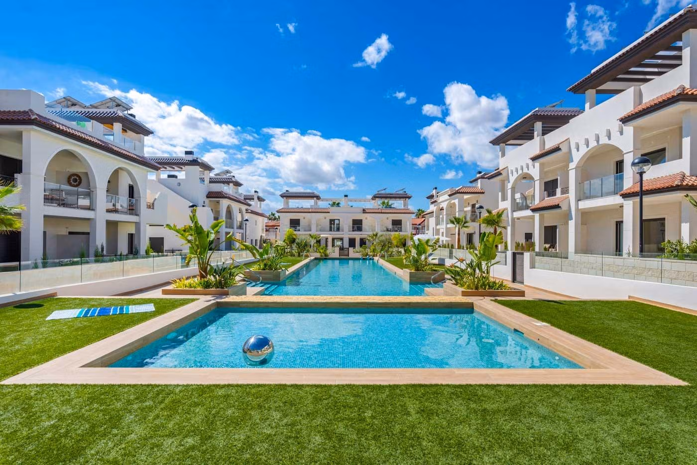 NEW BUILD RESIDENTIAL COMPLEX IN ROJALES