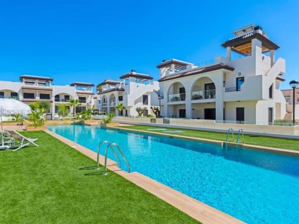 Key Ready Modern 3-Bedroom Top Floor Apartment with Solarium for Sale in Ciudad Quesada