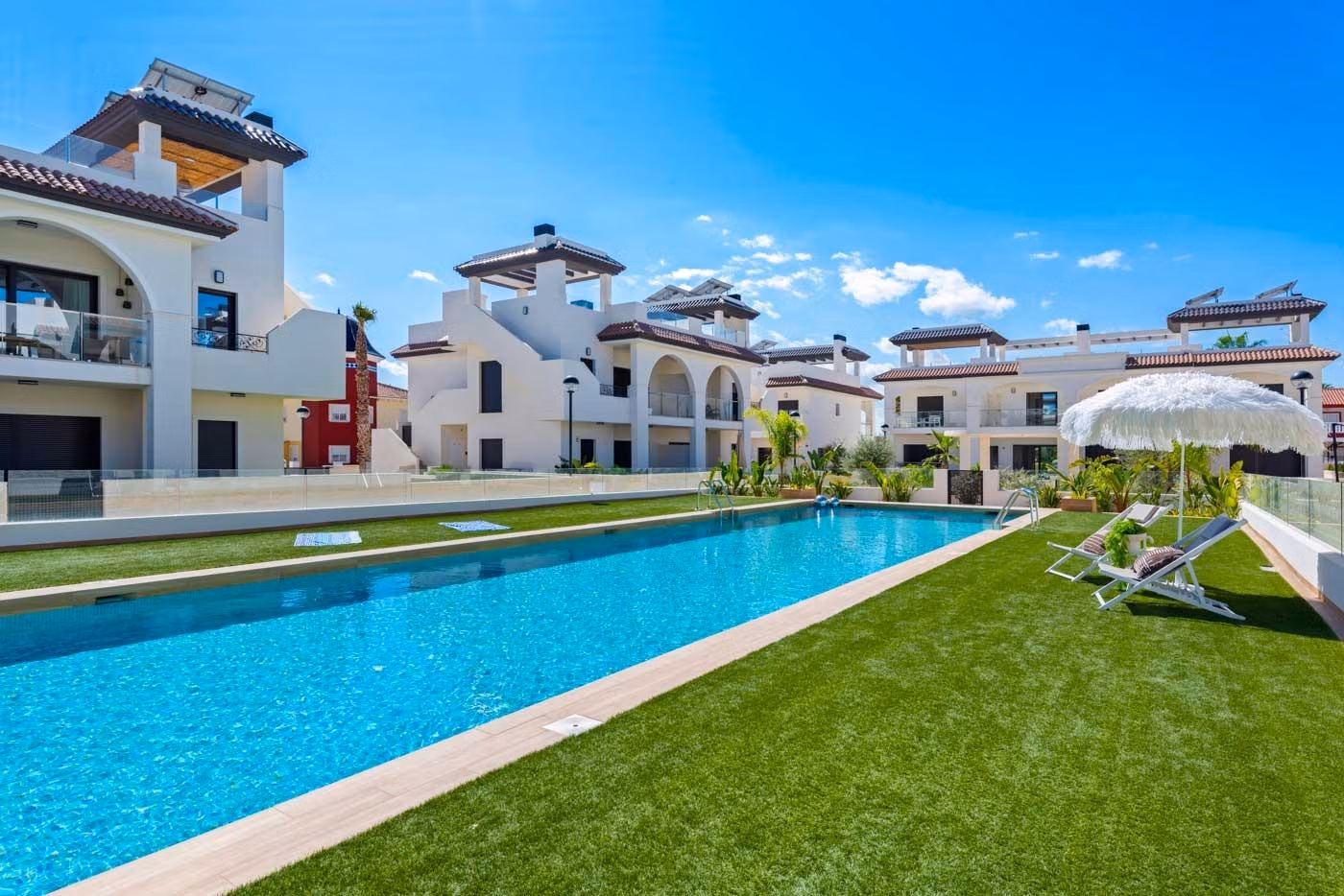NEW-BUILD-RESIDENTIAL-COMPLEX-IN-ROJALES-5 Новопостроен средиземноморски апартамент с 3 спални на последния етаж и солариум за продажба в Сиудад Кесада
