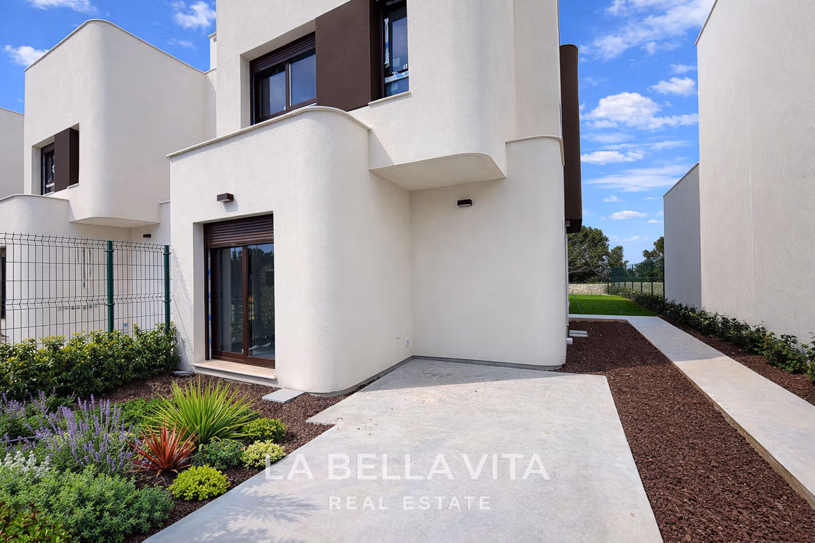 New Build Frontline Villas with Private Pool for Sale in Lo Romero Golf, Pilar de la Horadada