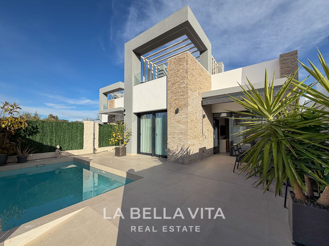 Modern Resale Villa Saito with private pool for sale in San Fulgencio, Costa Blanca South-01