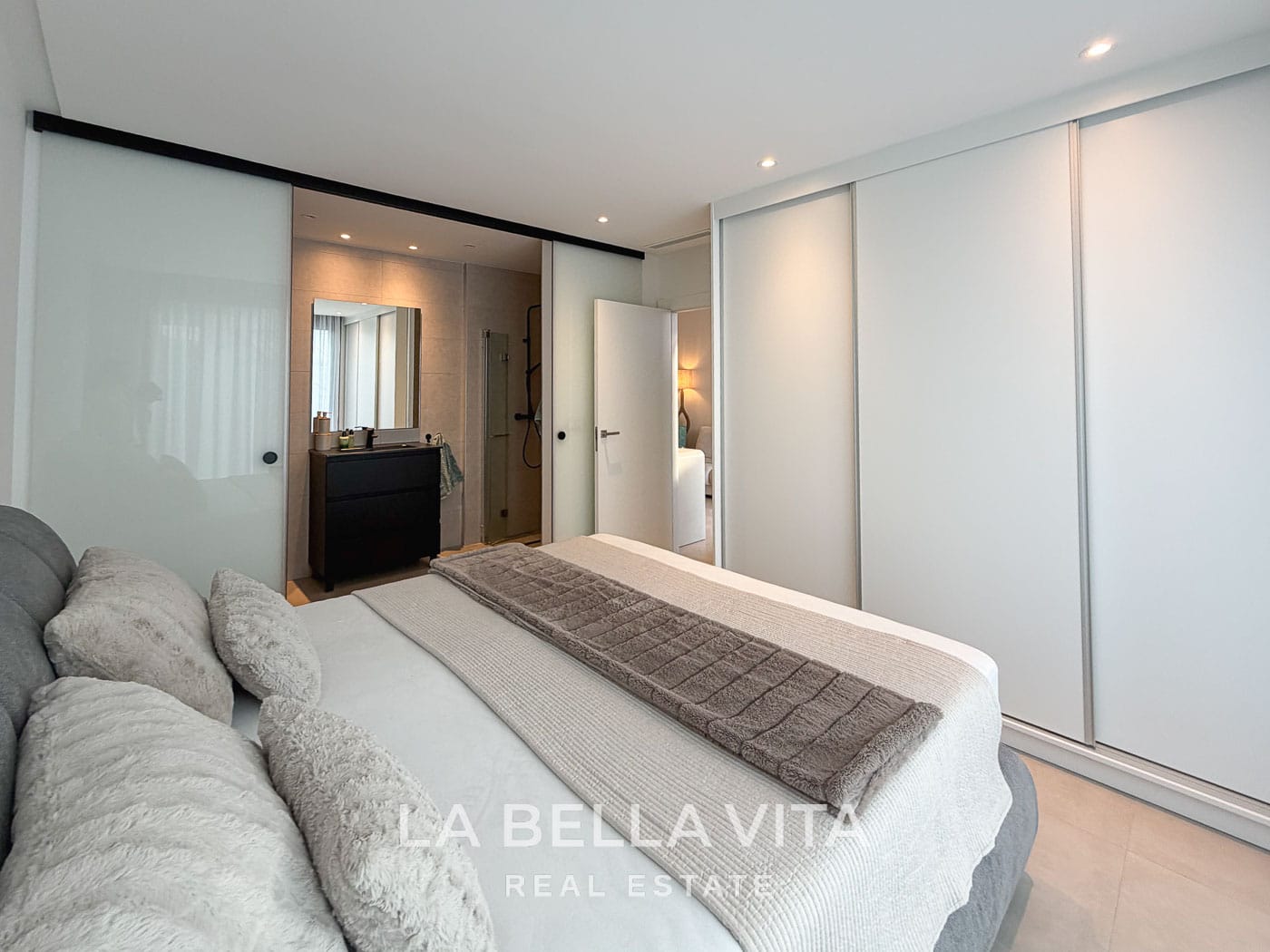 Modern Resale Villa Saito with private pool for sale in San Fulgencio, Costa Blanca South-32