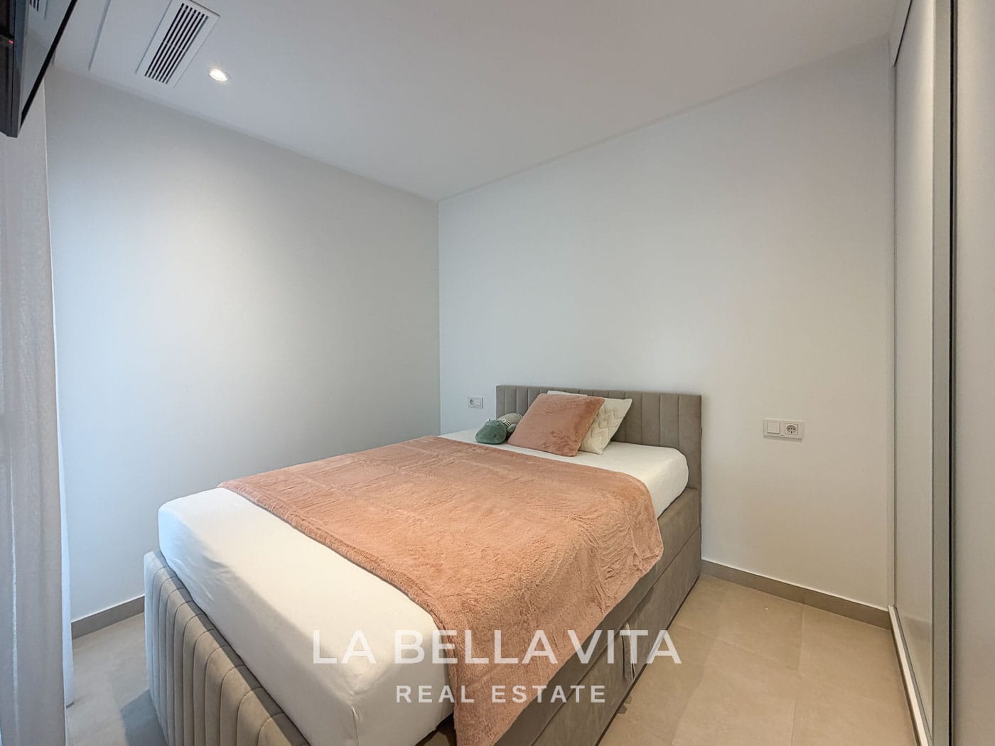 Modern Resale Villa Saito with private pool for sale in San Fulgencio, Costa Blanca South-37