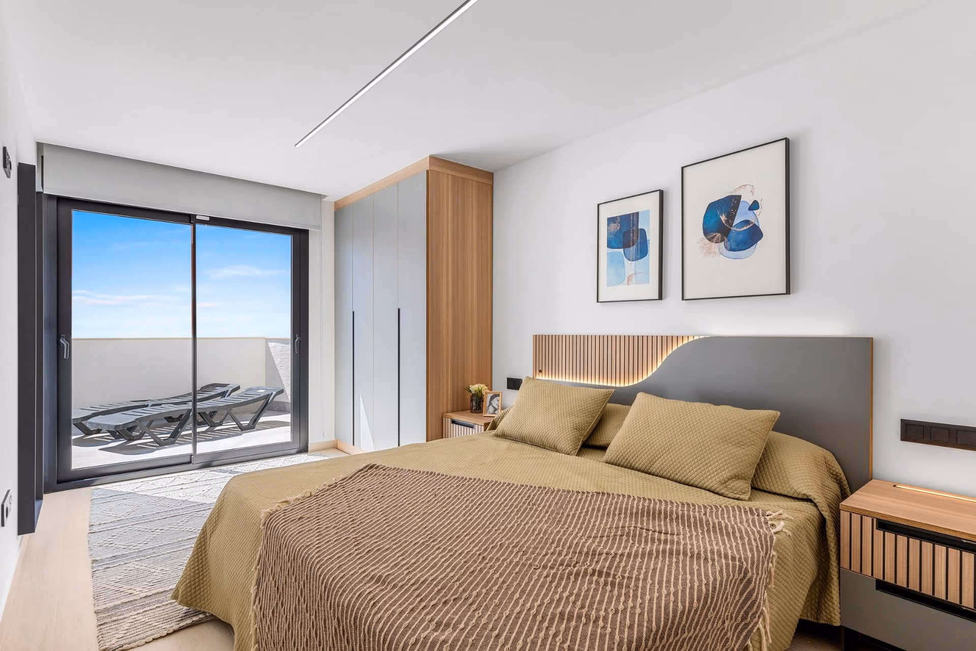 New-Build-Tourist-Licensed-Apartments-with-Lagoon-Views-in-El-Raso-Guardamar-del-Segura-18 2 slaapkamers toeristenappartement op de bovenste verdieping met privé zonnestudio te koop in El Raso